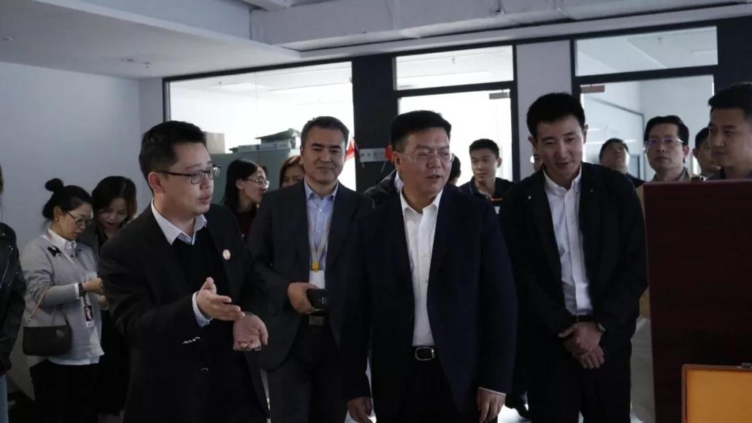 付霸堅持穩健又強勁的發展步伐，得到各界領導的關注與認可
