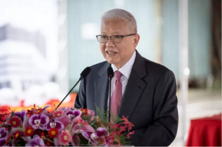 元太創(chuàng)始人何壽川卸任，曾提出“要做紙的革命”