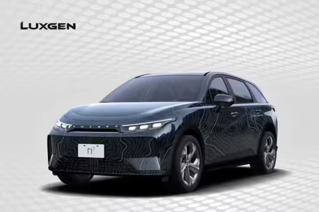 富士康今年第 4 季度量產 Model C 汽車，明年 1 月開始交付