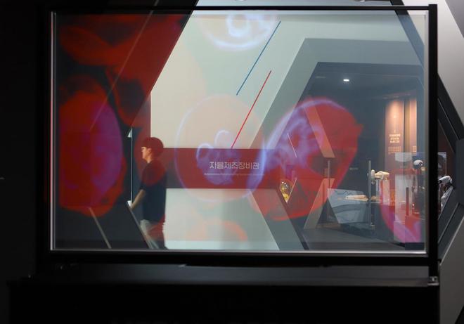 價(jià)格僅透明 OLED 一成，韓率先實(shí)現(xiàn) 100 英寸納米透明投影屏量產(chǎn)