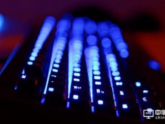 Micro LED揭顯示技術(shù)新頁 跨領(lǐng)域推動商業(yè)化量產(chǎn)