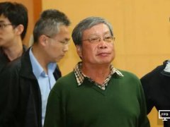 勝華科技前董事長黃顯雄涉嫌內線交易遭臺北地檢署約談