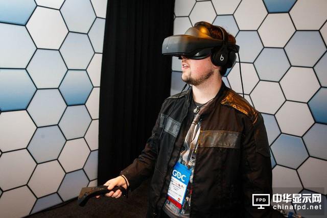 完爆HTC Vive？新款LG VR頭顯亮相MWC