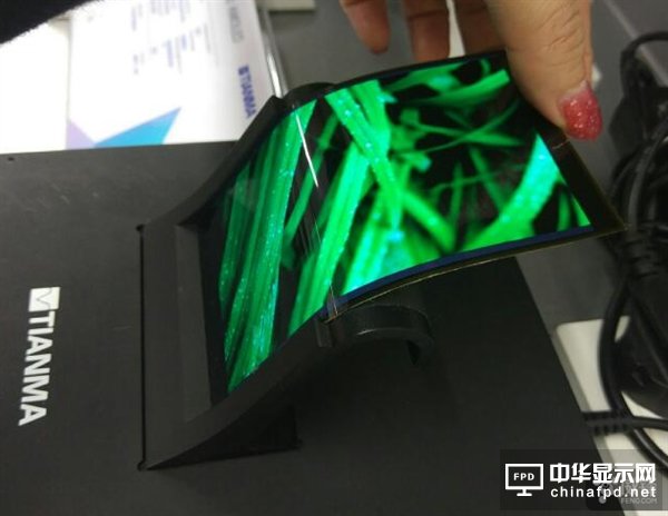 蘋(píng)果新iPhone的鍋嗎？全世界OLED手機(jī)屏幕將短缺