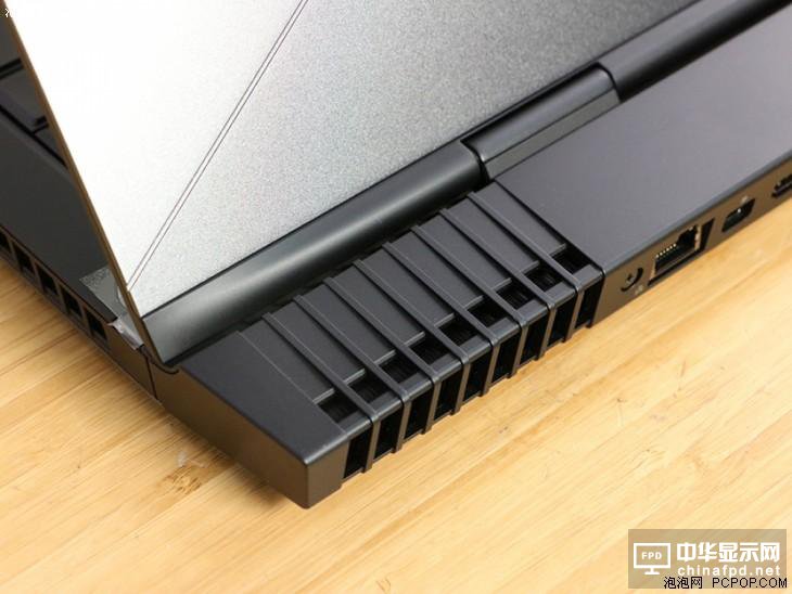 七代i7＋GTX 1060 Alienware 13 OLED版評測