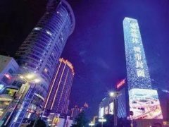 在LED透明屏的熱潮中，LED燈條屏將何去何從？
