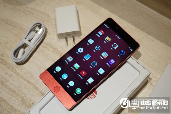 堅(jiān)果Pro和360手機(jī)N5對比評測：哪個好？Pro/N5誰更值得買？