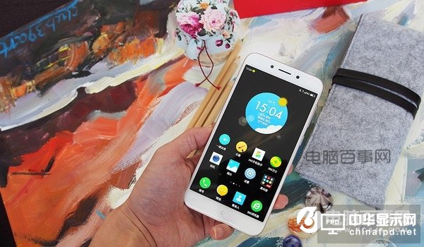 堅(jiān)果Pro和360手機(jī)N5對比評測：哪個好？Pro/N5誰更值得買？