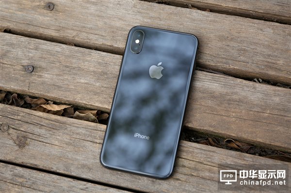 蘋果研發(fā)革命性新iPhone：懸浮手勢、內(nèi)彎型曲面屏